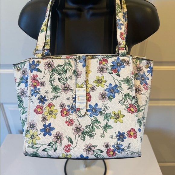 Guess White Floral Spacious Tote Bag. - Picture 1 of 5